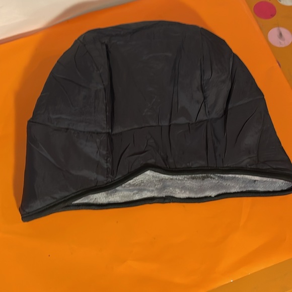 Reversible hat - Picture 3 of 4